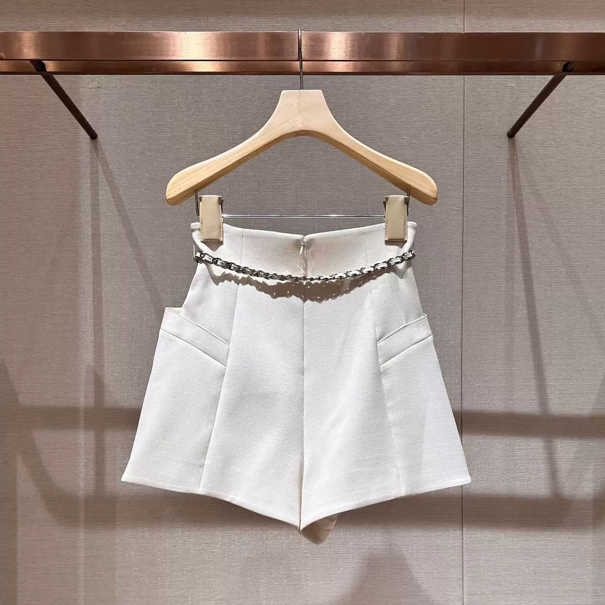 Shorts - ID: J404