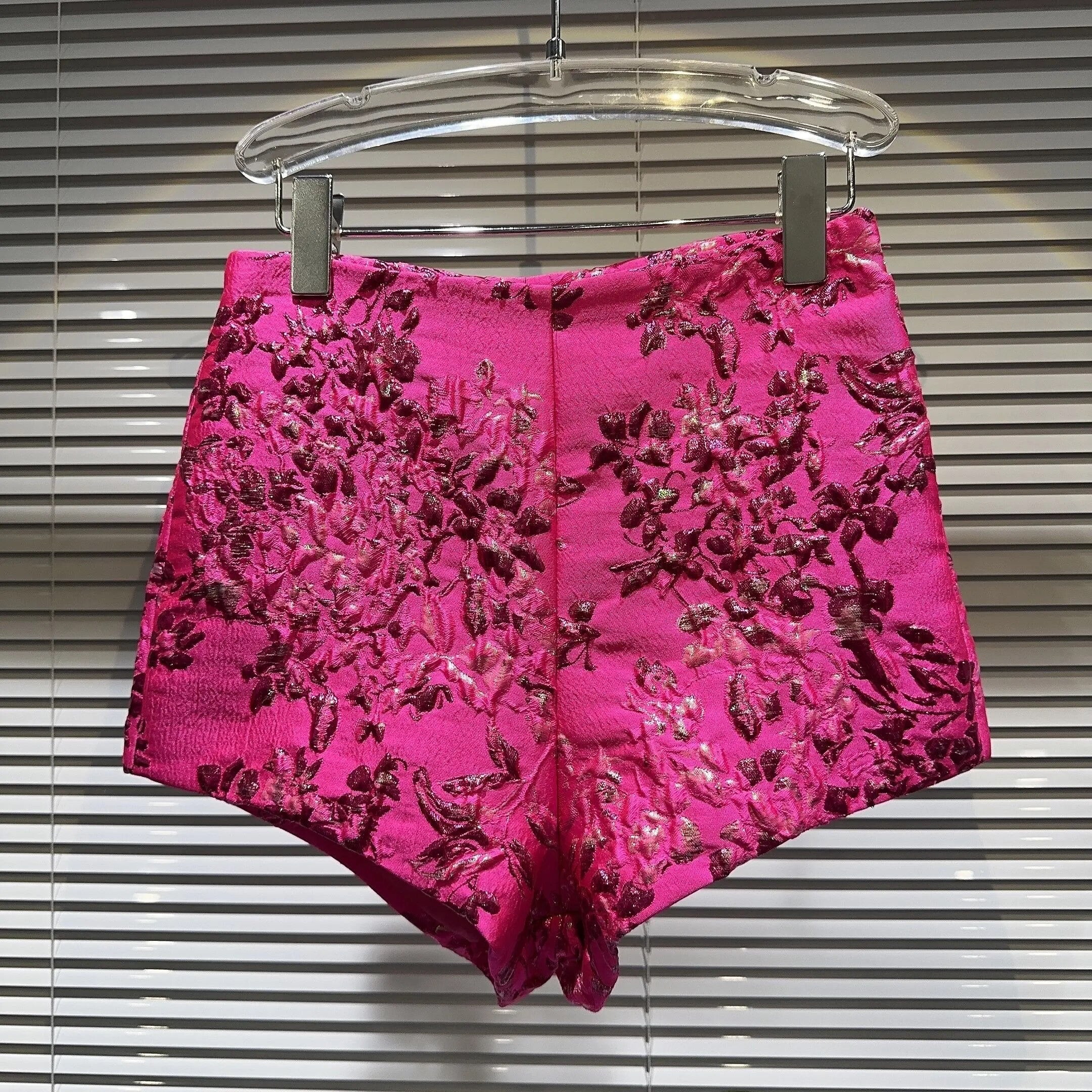 Shorts - ID: 4979