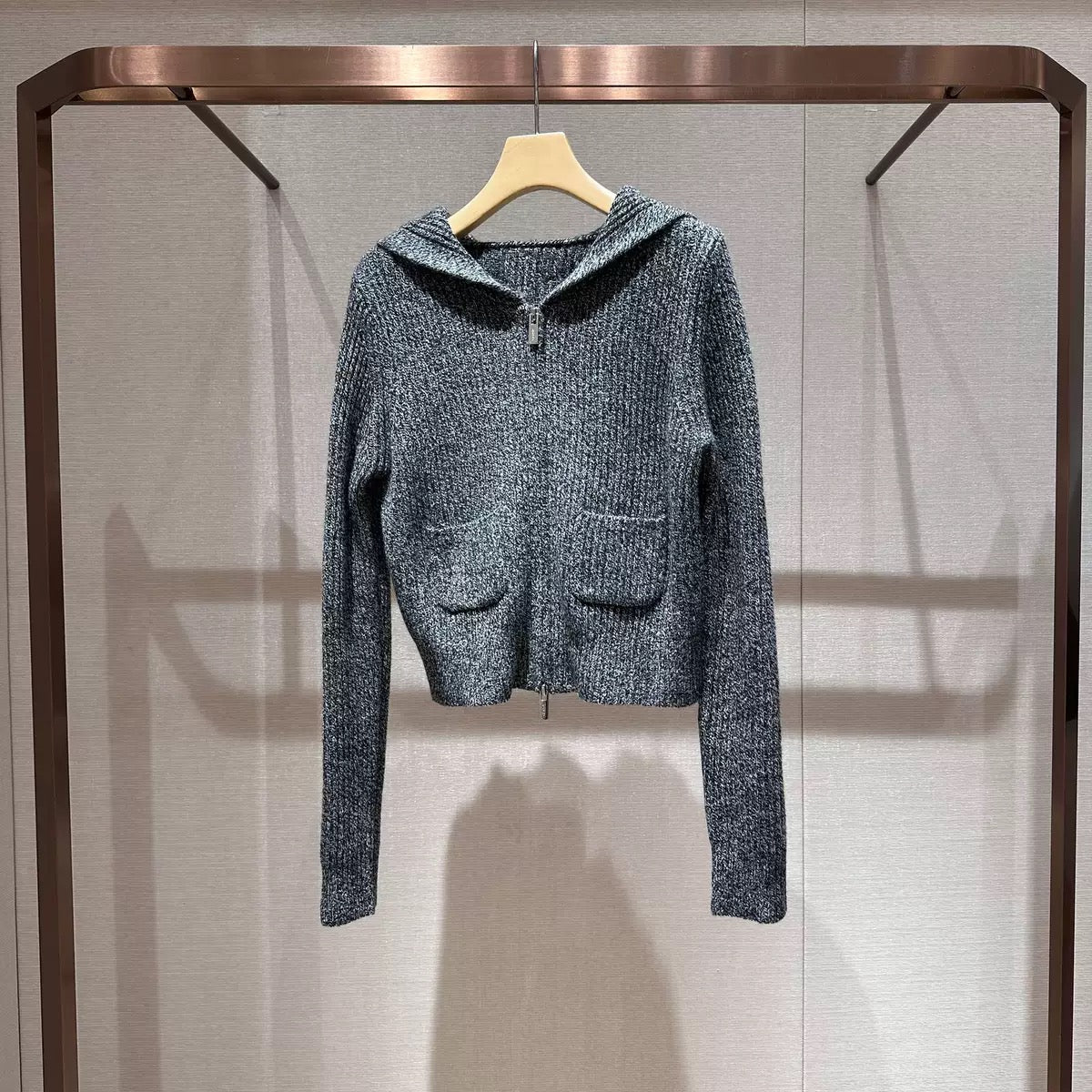 Sweater- ID: J456