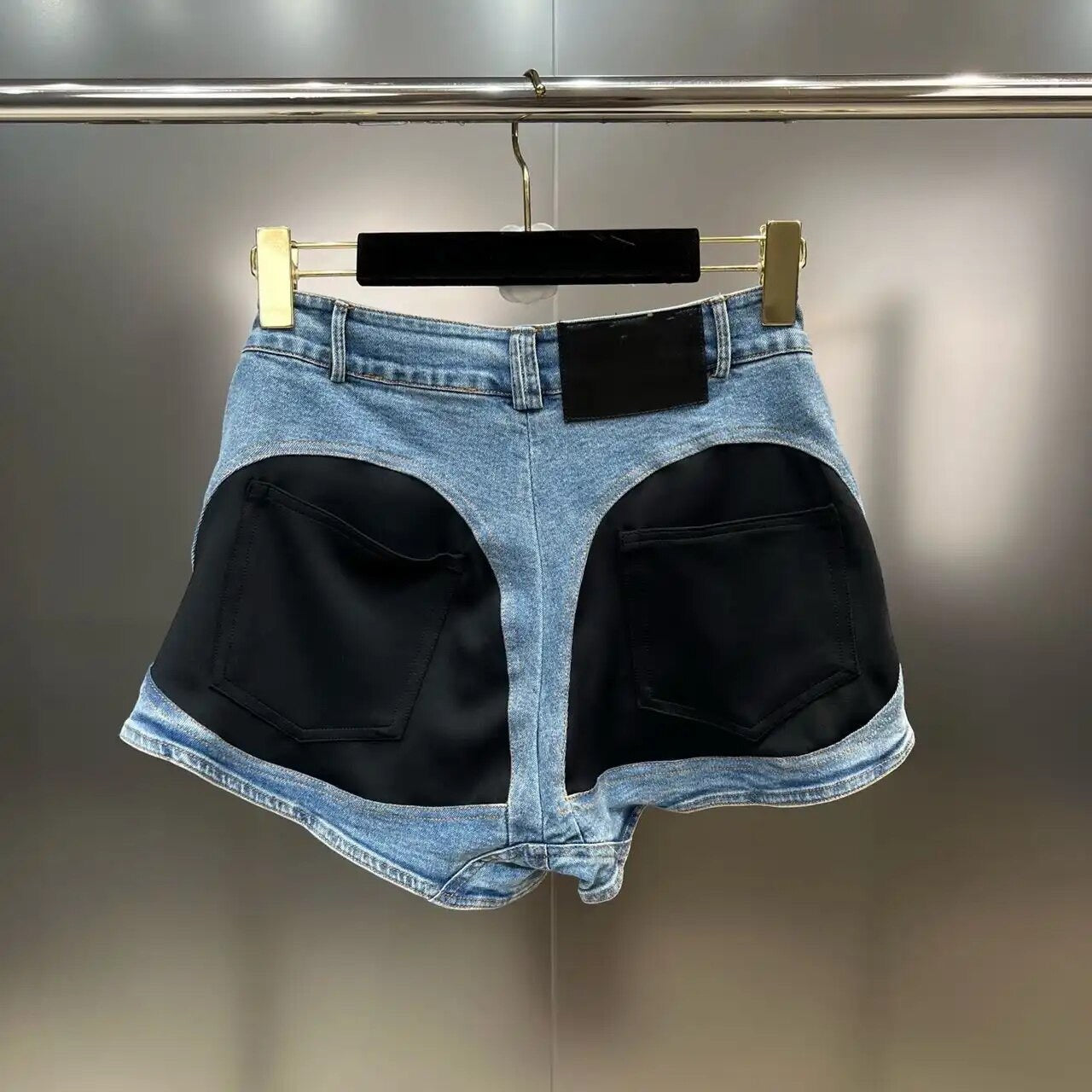 Shorts - ID: 2932