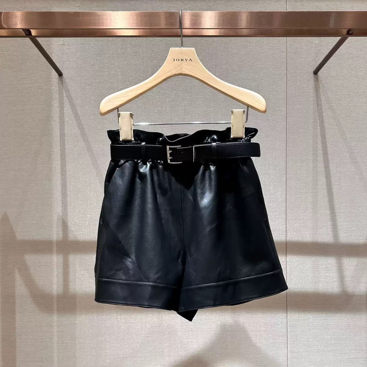 Shorts - ID: J408