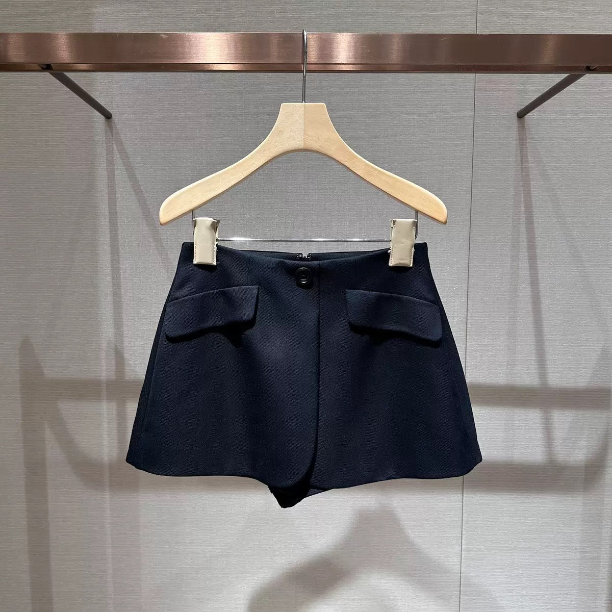 Shorts - ID: J448