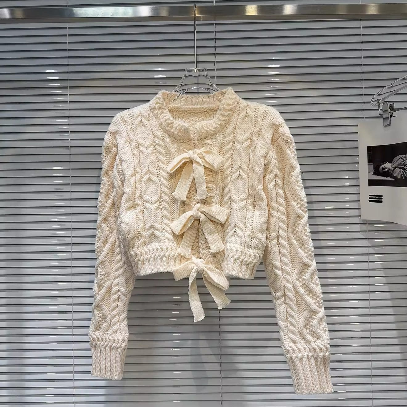 Sweater - ID: 3680