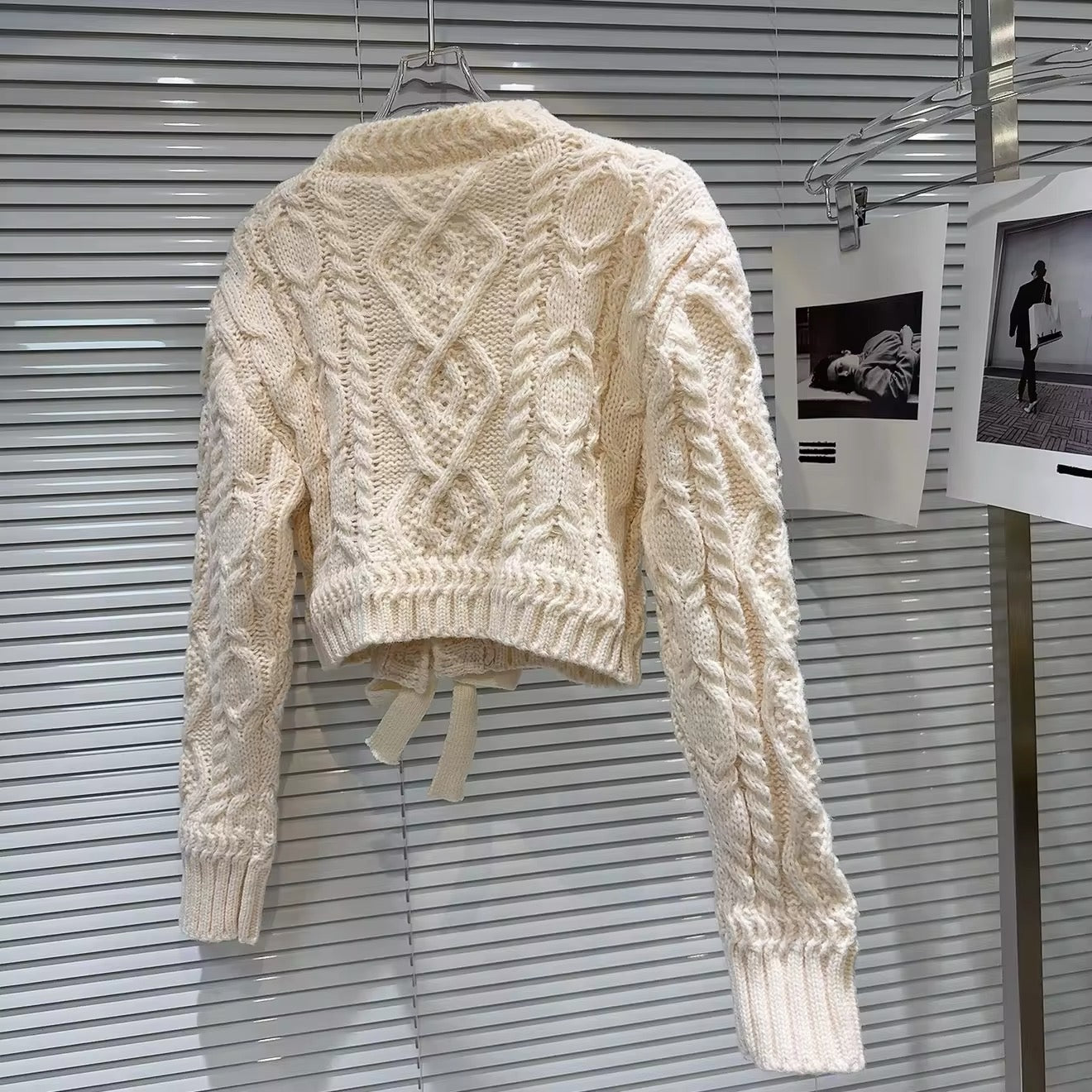 Sweater - ID: 3680