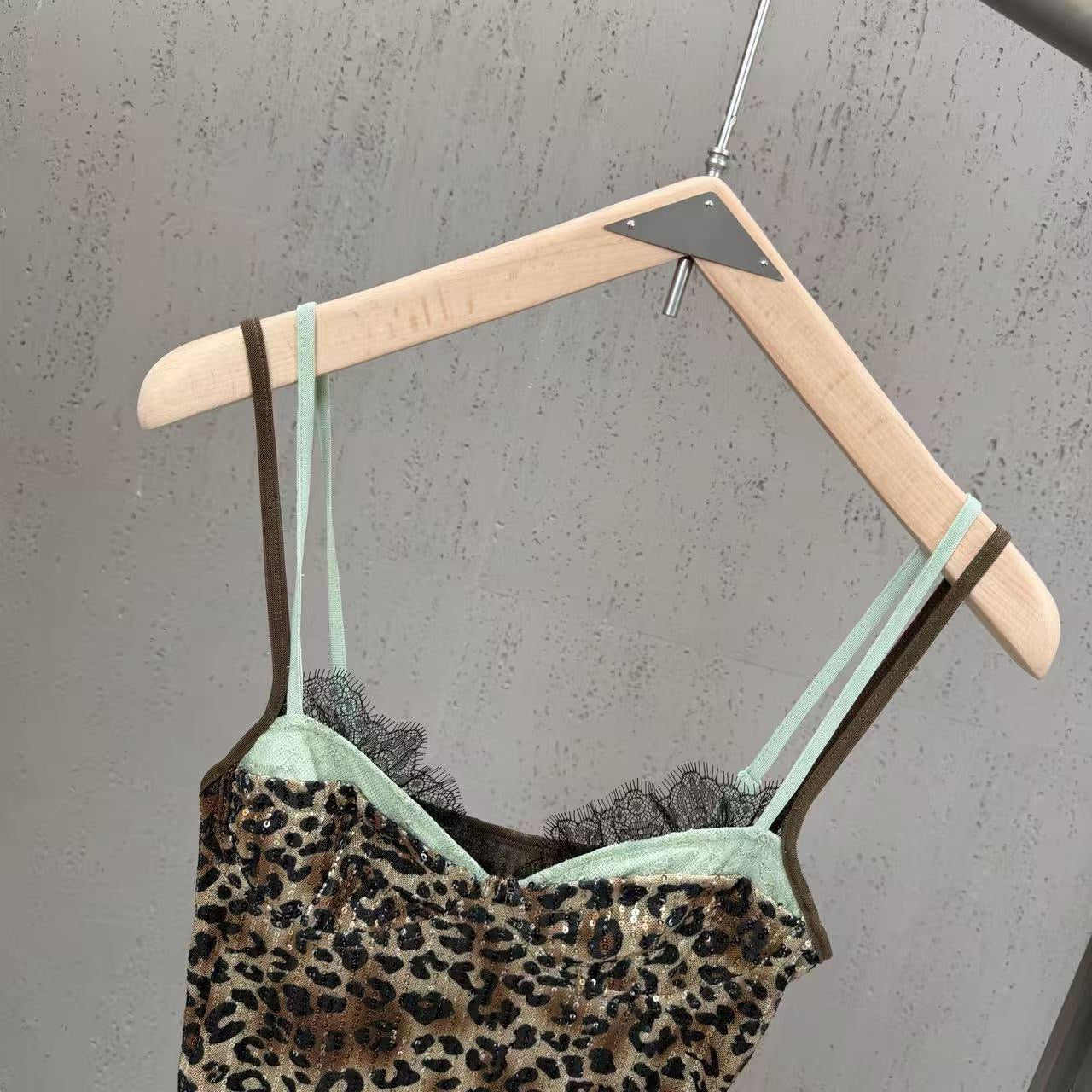 Tank Top  - ID: M025