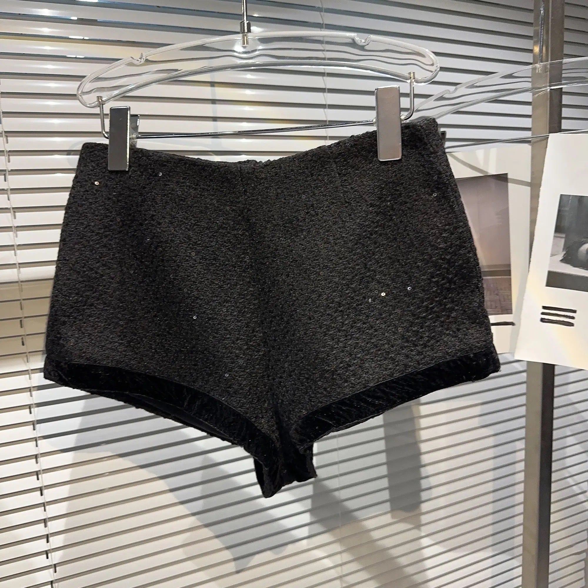 Shorts - ID: 7706