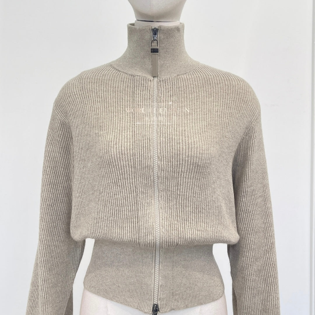Sweater - ID: 8880