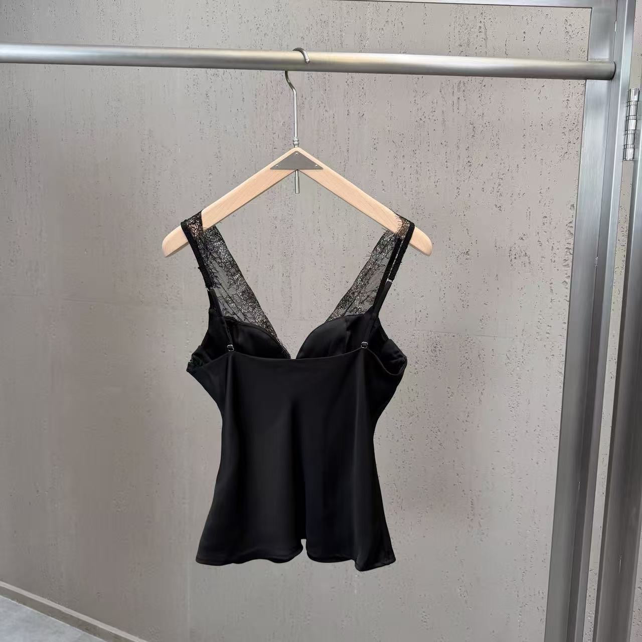 Tank Top  - ID: M074