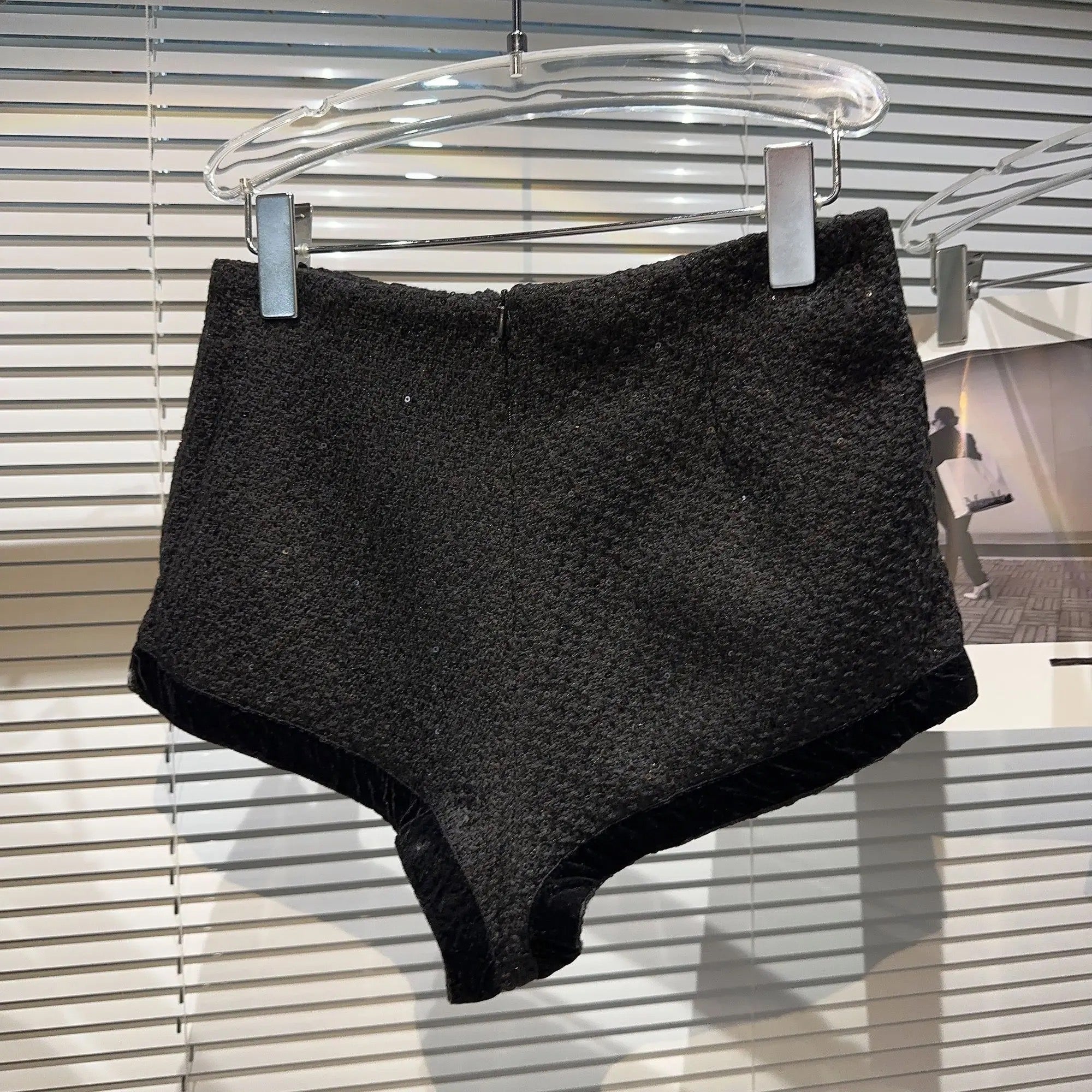 Shorts - ID: 7706