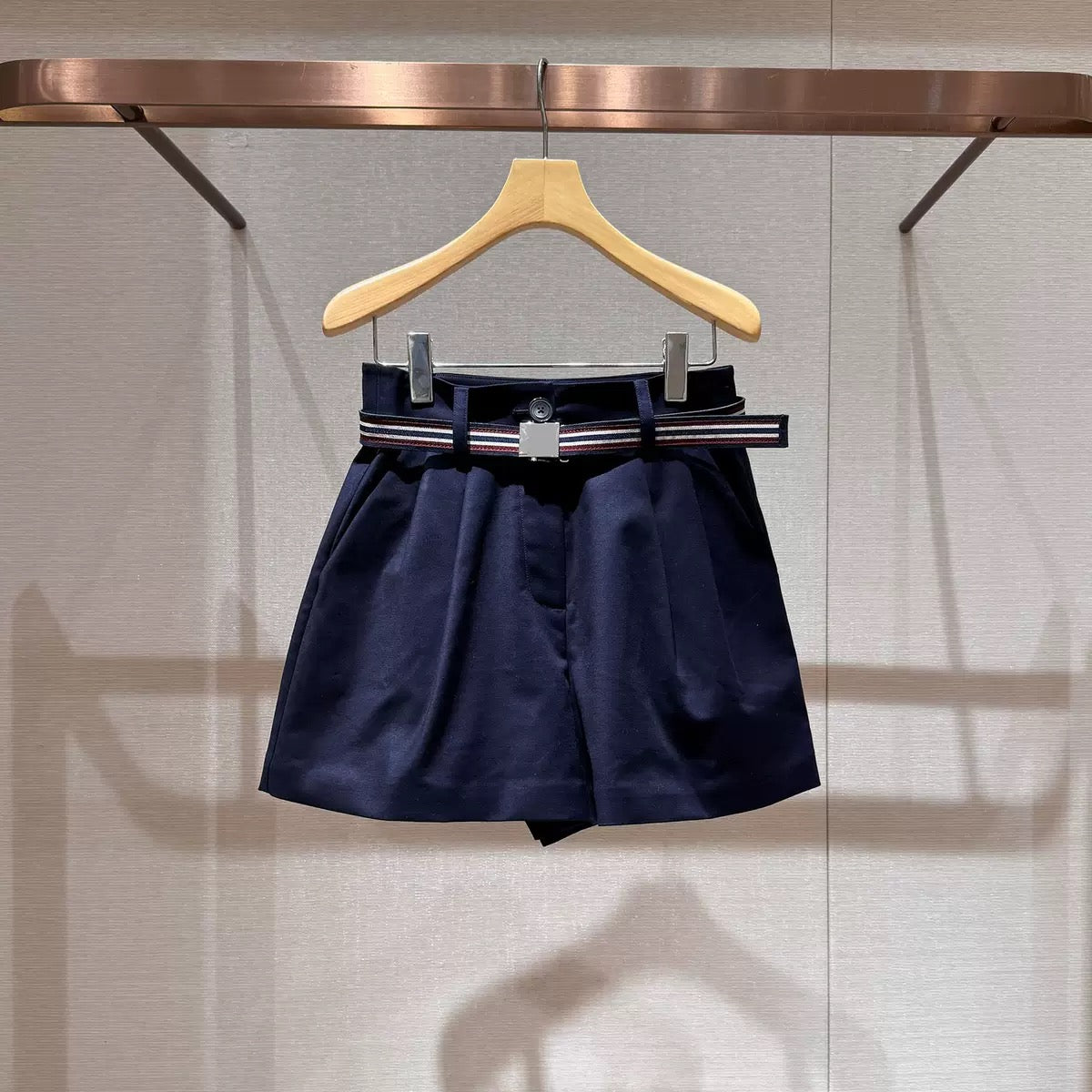 Shorts - ID: J507