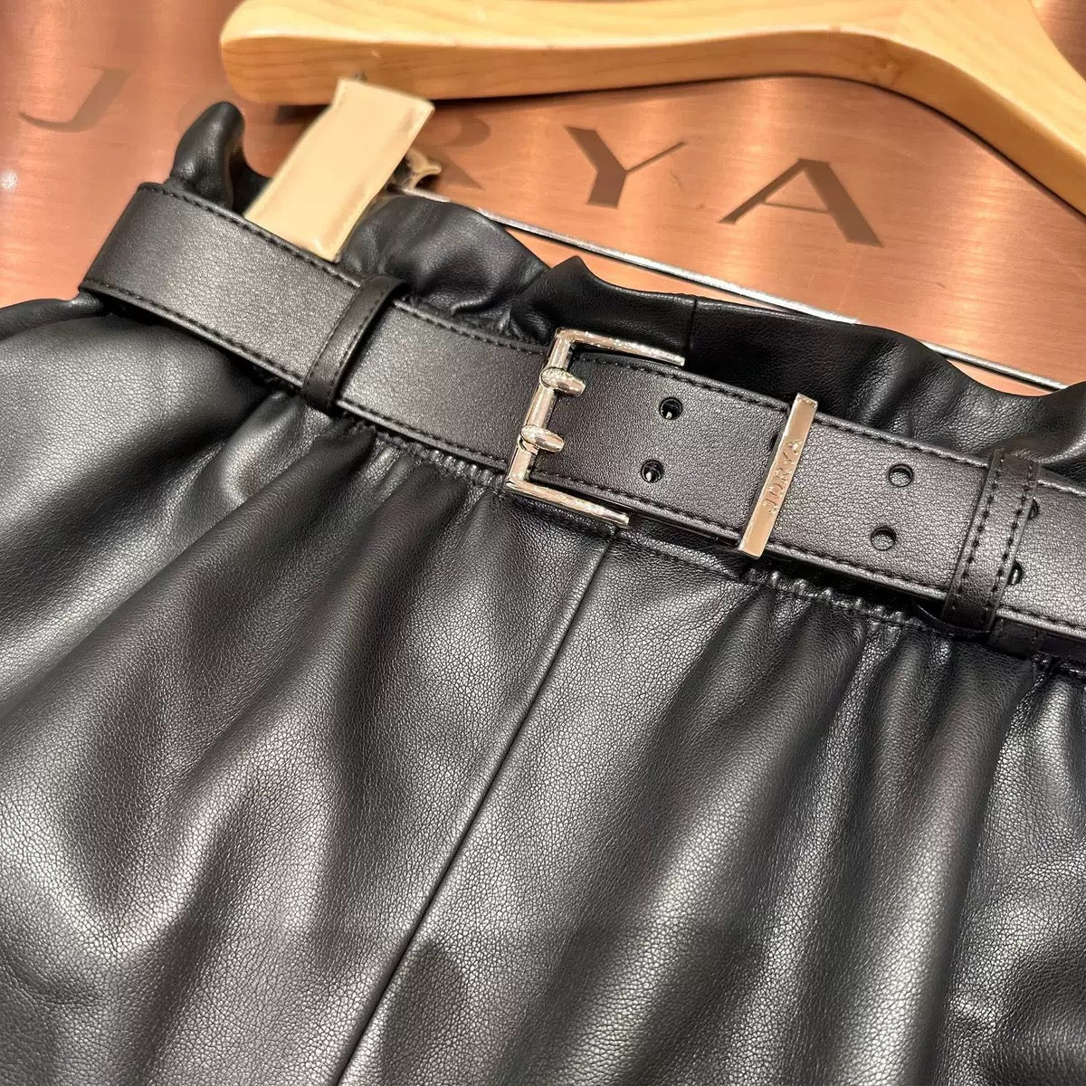 Shorts - ID: J408