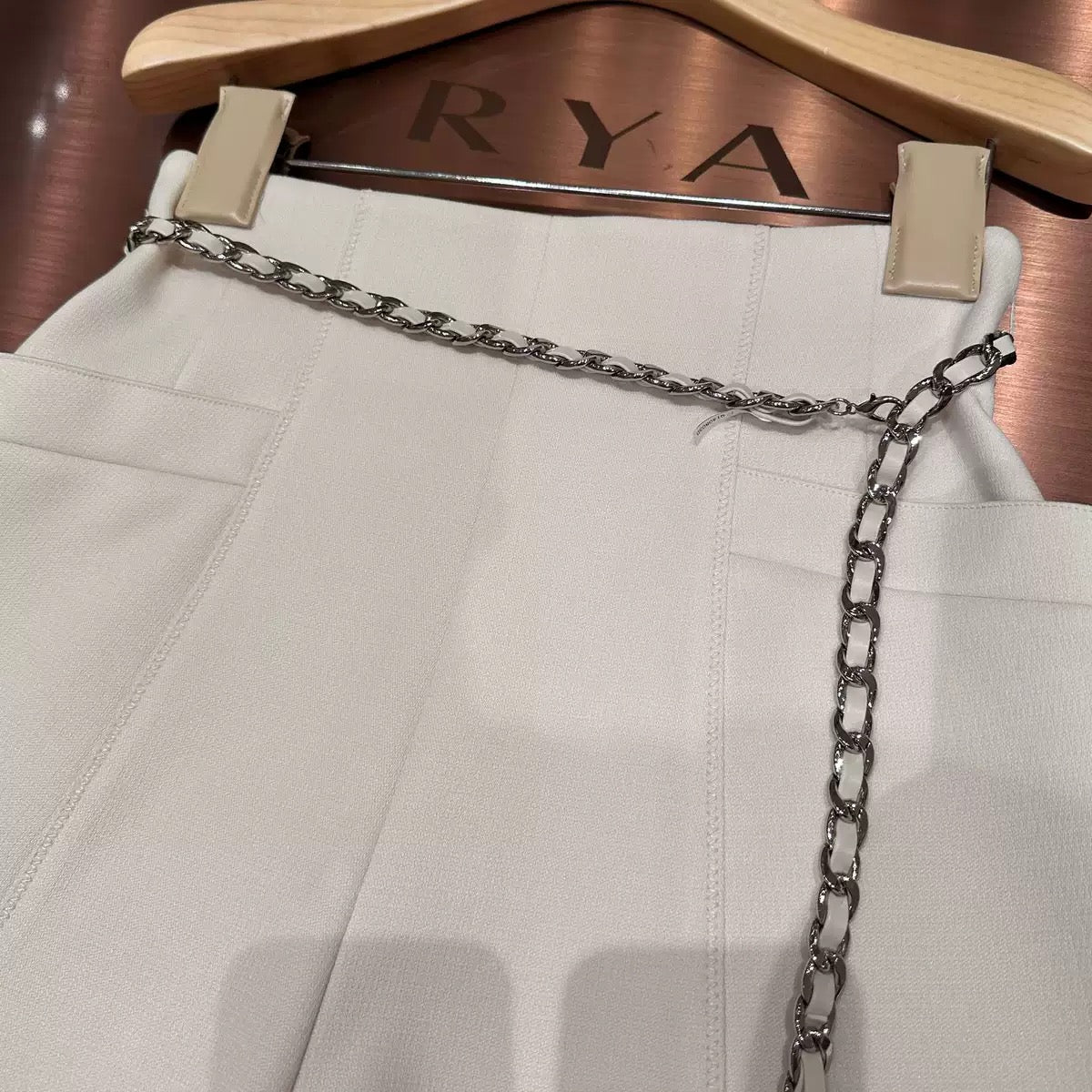 Shorts - ID: J404