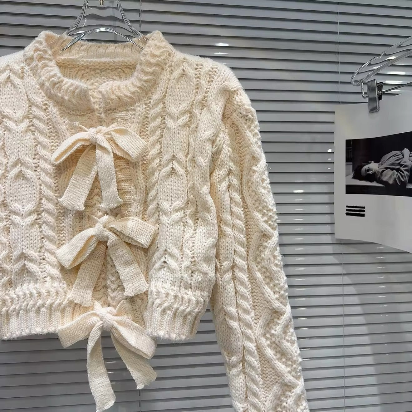Sweater - ID: 3680
