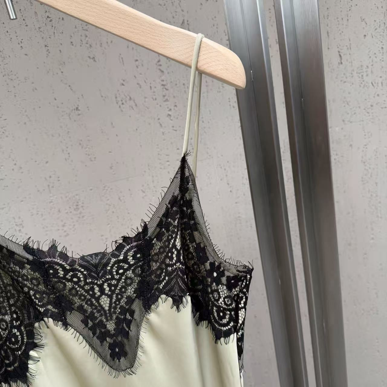 Dress - ID: M030