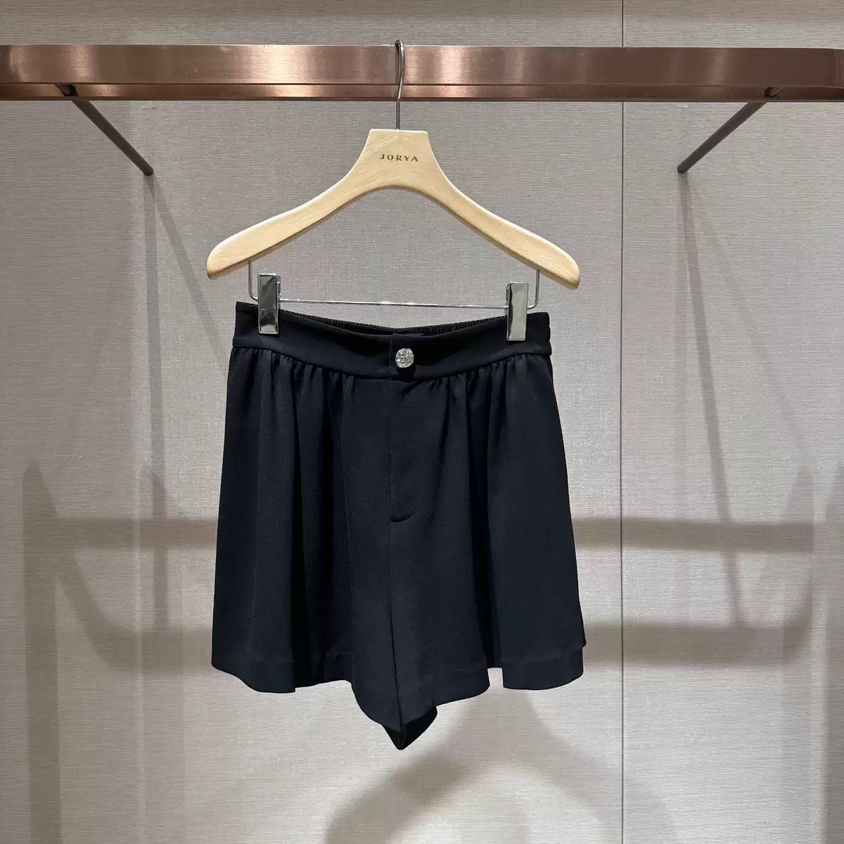 Shorts - ID: J438