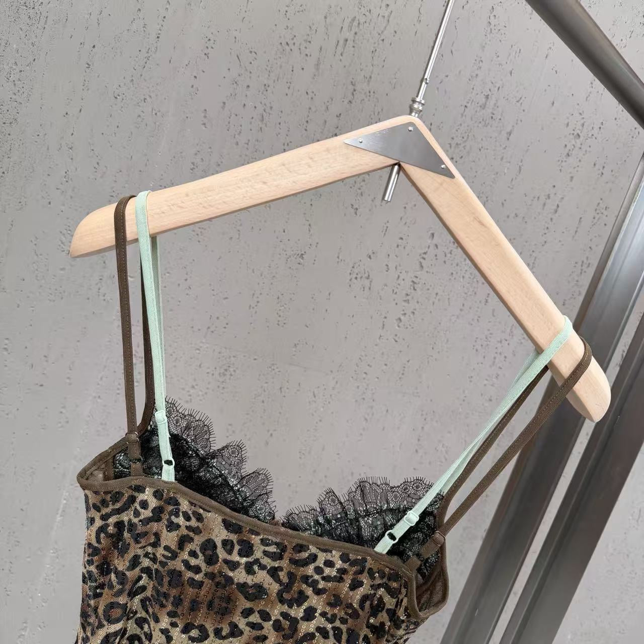 Tank Top  - ID: M025