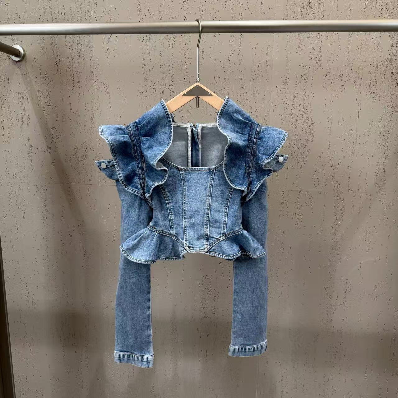 Shirt - ID: M027