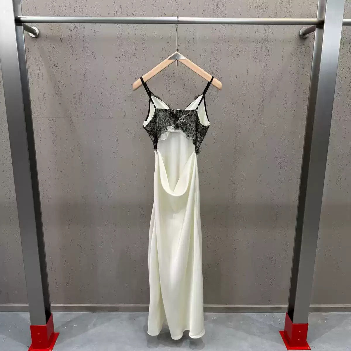 Dress - ID: M042
