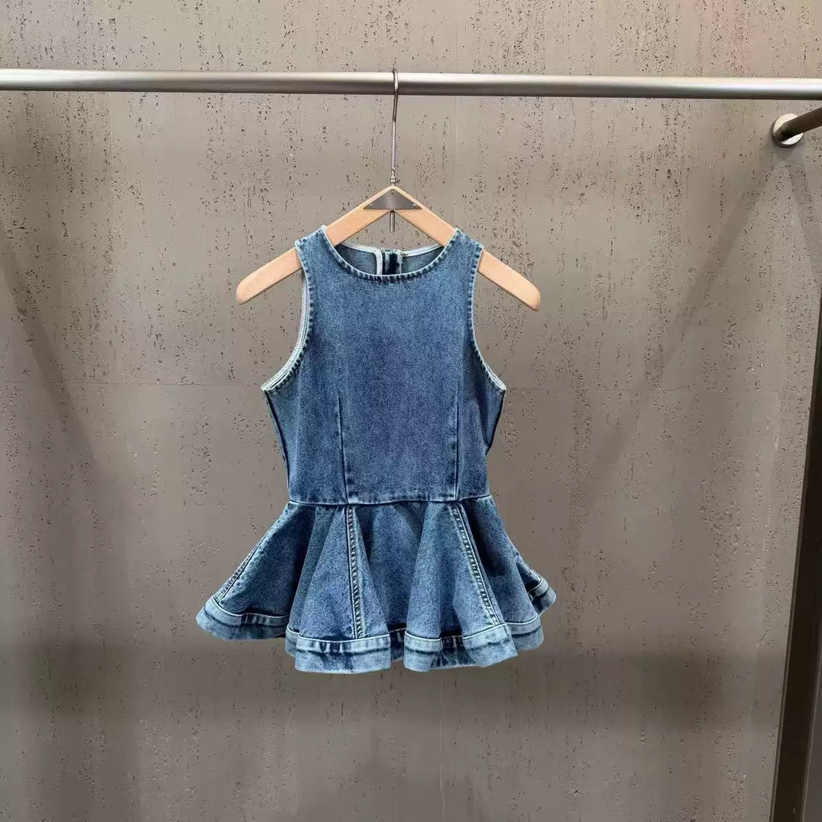 Tank Top  - ID: M107