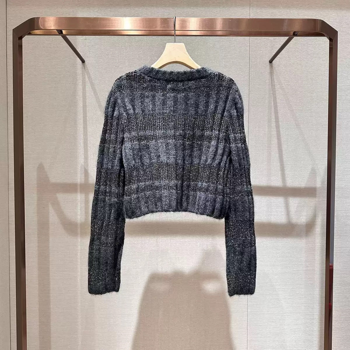 Sweater - ID: J600